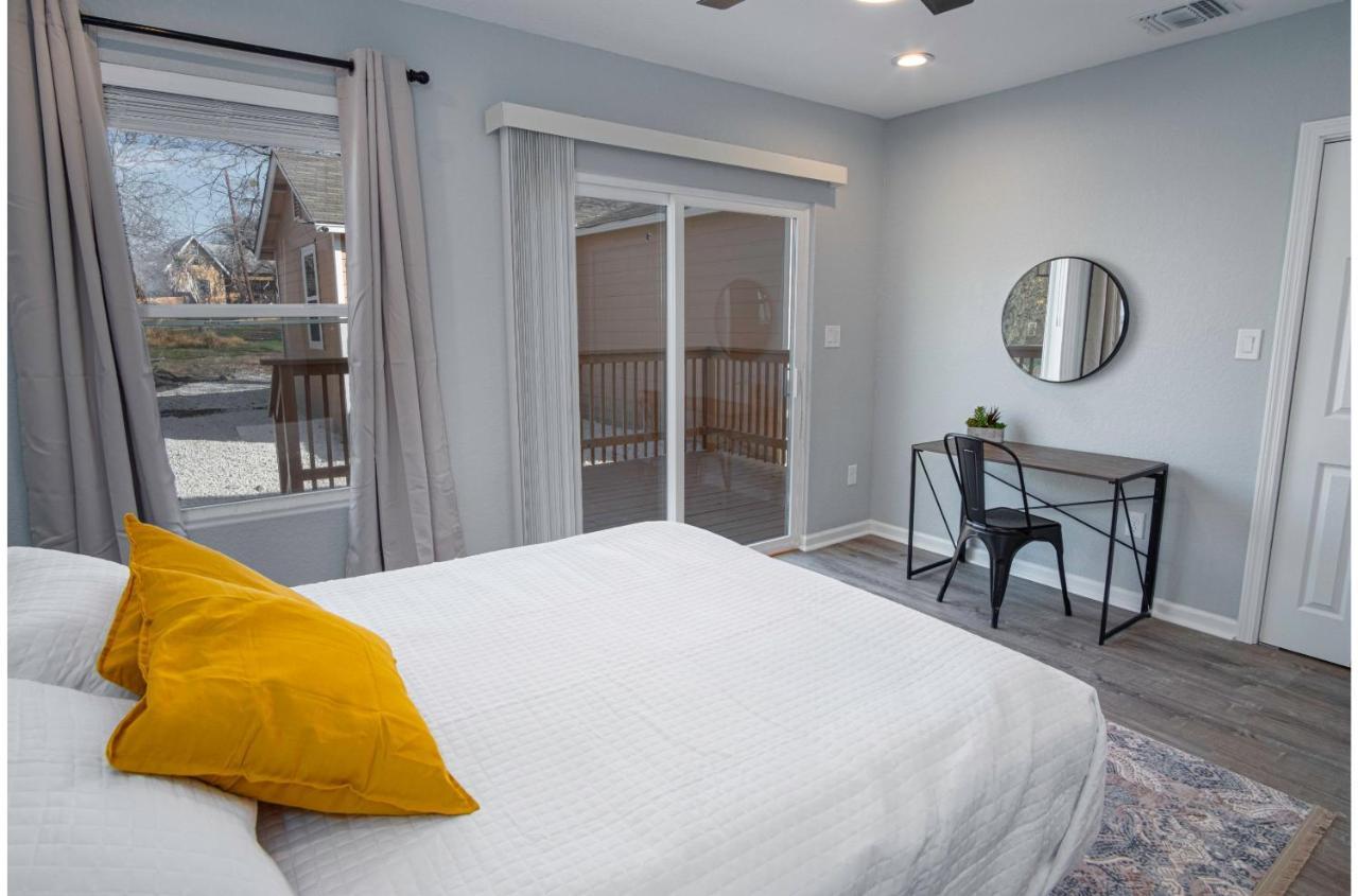 Adorable 4Br 2Ba Close To Riverwalk And Downtown サンアントニオ エクステリア 写真