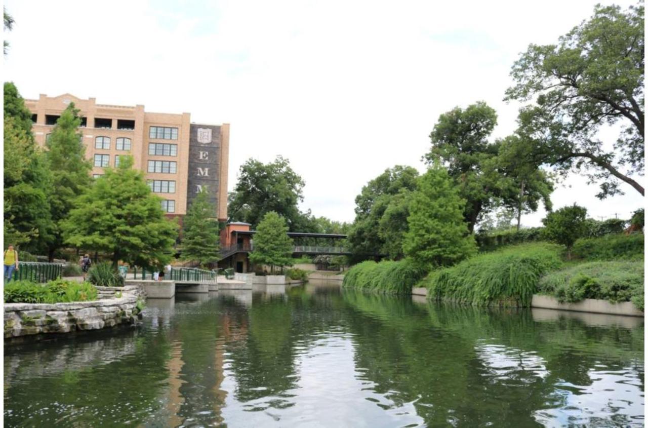 Adorable 4Br 2Ba Close To Riverwalk And Downtown サンアントニオ エクステリア 写真